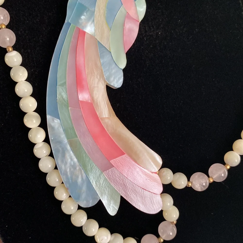 Vintage Karla Jordan Mother of Pearl Inlay Quartz Parrott Necklace - Picture 3 of 9